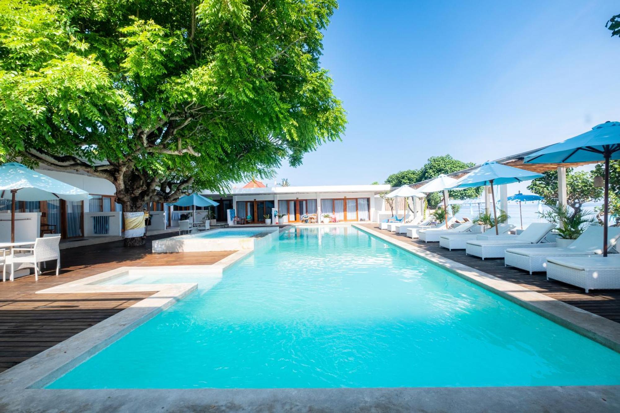 Hotel Amp House 4*